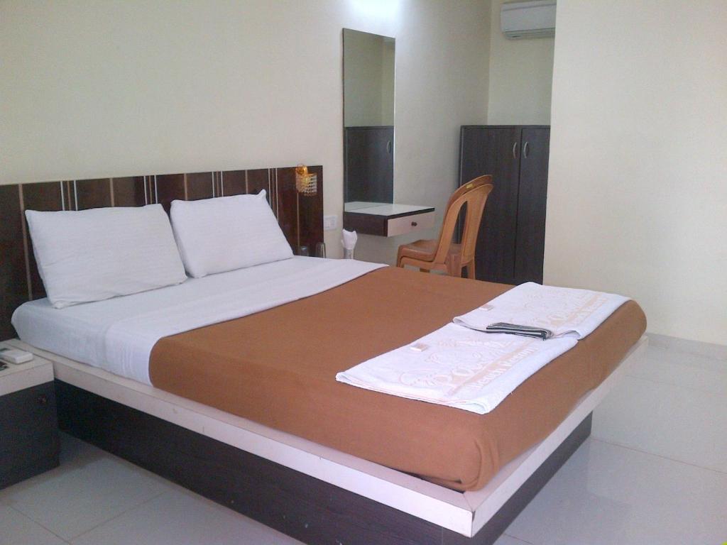 Pali Beach Resort Malad Room photo